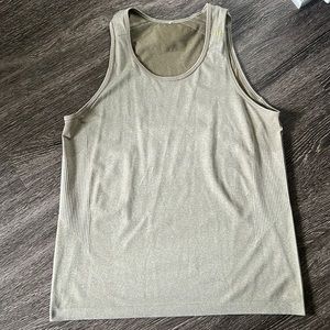 Lululemon Metal vent tank top men’s size L